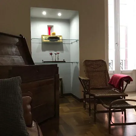 Apartment 1910